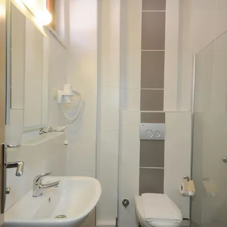 Hotel Diana